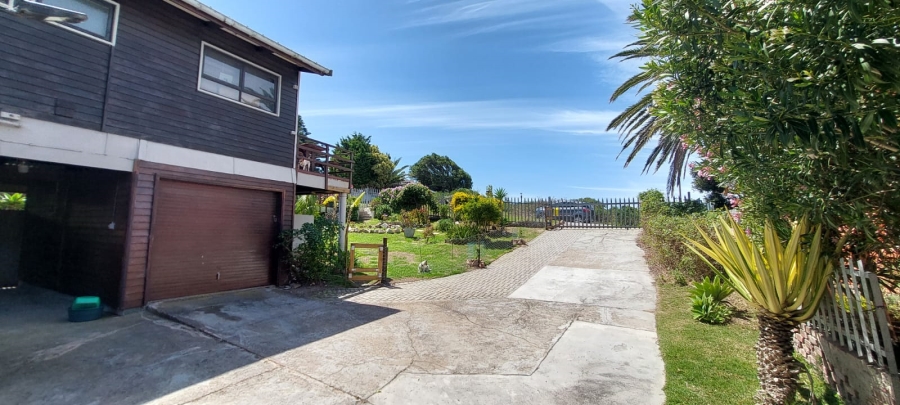 3 Bedroom Property for Sale in Paradise Beach Eastern Cape